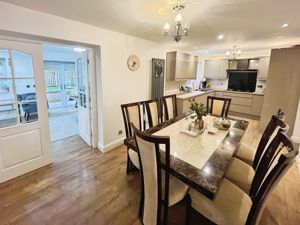 Kitchen Diner- click for photo gallery